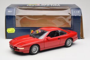 BMW 850Ci E31 Brilliant Red Revell 1:18 8827 Metall – Bild 8 von 8