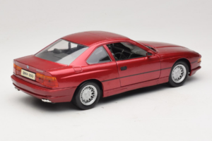 BMW 850i E31 Rot Tchibo 1:18 36157 Metall – Bild 3 von 8