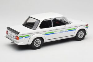 BMW Alpina 2002 E10 Turbo Weiss MCG 1:18 MCG18409-R Metall – Bild 2 von 6