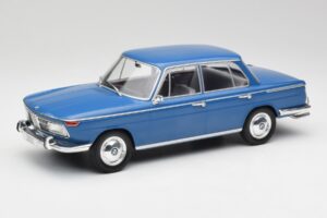BMW 2000 Tilux E120 Caribe Blau MCG 1:18 MCG18291 Metall