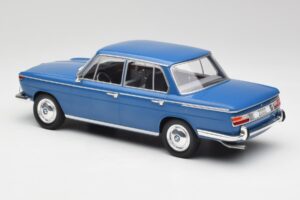 BMW 2000 Tilux E120 Caribe Blau MCG 1:18 MCG18291 Metall – Bild 5 von 6