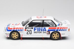 BMW E30 M3 #20 M. Duez / A. Lopes 1000 Lakes Rally 1989 IXO 1:18 18RMC132 Metall – Bild 3 von 6