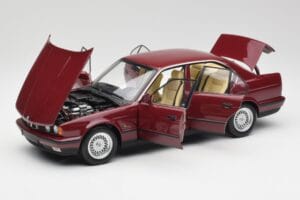 BMW 535i E34 Rot Minichamps 1:18 100024002 Metall – Bild 2 von 8