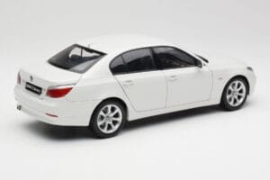 BMW E60 545i Alpine Weiss Kyosho 1:18 08591W Metall – Bild 3 von 8