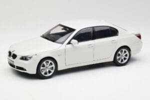 BMW E60 545i Alpine Weiss Kyosho 1:18 08591W Metall