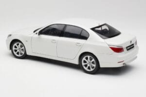BMW E60 545i Alpine Weiss Kyosho 1:18 08591W Metall – Bild 7 von 8
