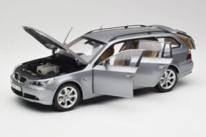 BMW 545i E61 Touring Hellgrau Kyosho 1:18 80430308414 Metall – Bild 2 von 8