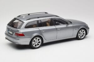 BMW 545i E61 Touring Hellgrau Kyosho 1:18 80430308414 Metall – Bild 3 von 8