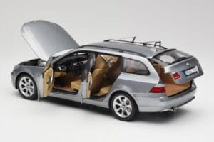 BMW 545i E61 Touring Hellgrau Kyosho 1:18 80430308414 Metall – Bild 5 von 8