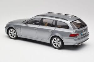 BMW 545i E61 Touring Hellgrau Kyosho 1:18 80430308414 Metall – Bild 7 von 8