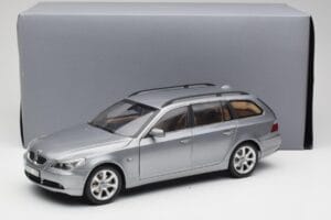 BMW 545i E61 Touring Hellgrau Kyosho 1:18 80430308414 Metall – Bild 8 von 8
