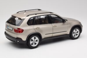 BMW X5 E70 4.8i Platinum Bronze Metallic Kyosho 1:18 80430413413 Metall – Bild 3 von 8