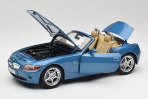 BMW Z4 E85 Maldives Blue Bburago 1:18 34046BLUE Metall – Bild 2 von 8