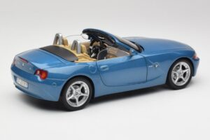 BMW Z4 E85 Maldives Blue Bburago 1:18 34046BLUE Metall – Bild 3 von 8