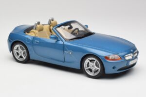 BMW Z4 E85 Maldives Blue Bburago 1:18 34046BLUE Metall – Bild 6 von 8