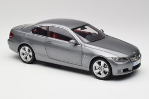 BMW 330i E92 Coupe Grau Metallic Kyosho 1:18 80430407220 Metall – Bild 6 von 8