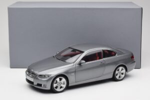 BMW 330i E92 Coupe Grau Metallic Kyosho 1:18 80430407220 Metall – Bild 8 von 8