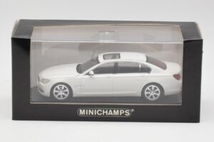 BMW 750Li F02 Weiss Minichamps 1:43 80420445201 Metall – Bild 5 von 5