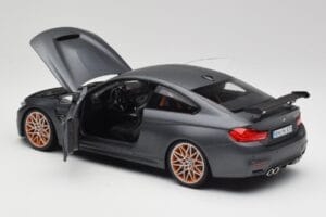 BMW M4 F82 GTS Frozen Grau Minichamps 1:18 80432411555 Metall – Bild 5 von 8