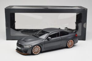 BMW M4 F82 GTS Frozen Grau Minichamps 1:18 80432411555 Metall – Bild 8 von 8