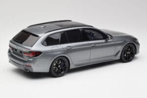 BMW G61 530e M Sport Touring Mineral Grau GT Spirit 1:18 GT485 Resin – Bild 2 von 6