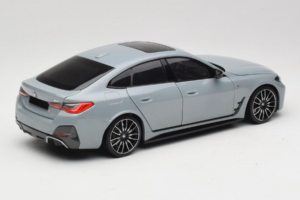 BMW i4 G26 Grey Metallic Minichamps 1:18 110023010 Metall – Bild 3 von 8