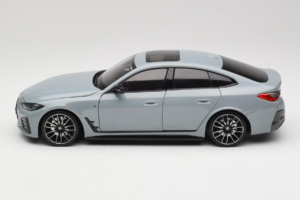 BMW i4 G26 Grey Metallic Minichamps 1:18 110023010 Metall – Bild 4 von 8