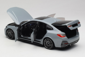 BMW i4 G26 Grey Metallic Minichamps 1:18 110023010 Metall – Bild 5 von 8