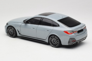 BMW i4 G26 Grey Metallic Minichamps 1:18 110023010 Metall – Bild 7 von 8