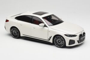 BMW i4 M50 G26 Alpine White Minichamps 1:18 110023011 Metall – Bild 6 von 8