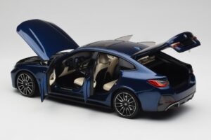 BMW i4 M50 G26 Portimao Blue Minichamps 1:18 110023012 Metall – Bild 5 von 8