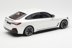 BMW i4 M50 G26 Mineral Weiss Metallic Otto 1:18 OT1074 Resin – Bild 2 von 6