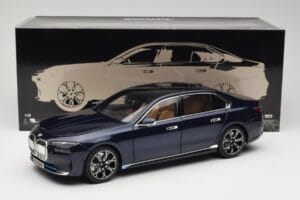 BMW i7 G70 Blue Metallic Minichamps 1:18 110023202 Metall – Bild 8 von 8