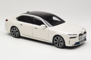 BMW i7 G70 White Metallic Minichamps 1:18 110023200 Metall – Bild 6 von 8