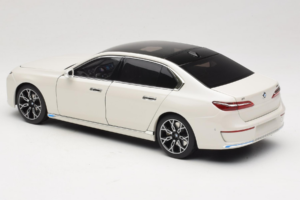 BMW i7 G70 White Metallic Minichamps 1:18 110023200 Metall – Bild 7 von 8