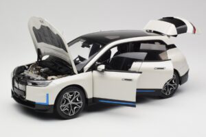 BMW iX Alpine White Minichamps 1:18 110023102 Metall – Bild 2 von 8