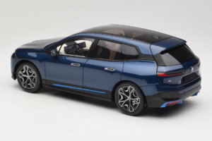 BMW iX Blue Metallic Minichamps 1:18 110023100 Metall – Bild 7 von 8