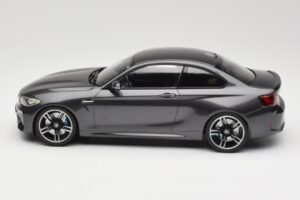 BMW M2 F87 Grey Metallic Minichamps 1:18 155026102 Metall – Bild 3 von 6