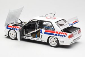 BMW M3 E30 #7 Fina J. Cecotto DTM 1992 AUTOart 1:18 89246 Metall – Bild 4 von 7