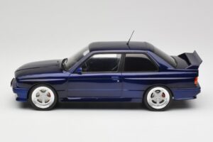 BMW M3 E30 Macau Blue IXO 1:18 18CMC122 Metall – Bild 3 von 6