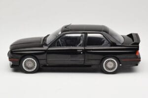 BMW M3 E30 Sport Evo Schwarz Solido 1:18 S1801501 Metall – Bild 4 von 8