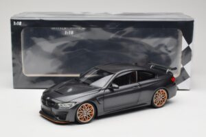 BMW M4 F82 GTS Mineral Grey Metallic Minichamps 1:18 110025222 Metall – Bild 8 von 8