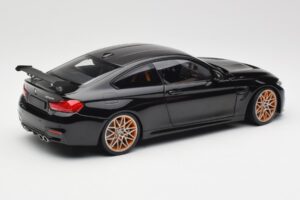 BMW M4 F82 GTS Sapphire Black Metallic Minichamps 1:18 110025220 Metall – Bild 3 von 8