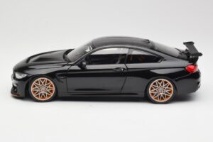 BMW M4 F82 GTS Sapphire Black Metallic Minichamps 1:18 110025220 Metall – Bild 4 von 8