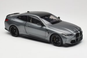 BMW M4 G82 Grau Metallic Minichamps 1:18 113020124 Metall – Bild 6 von 8