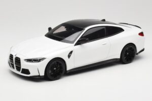 BMW M4 G82 Weiss Minichamps 1:18 155020122 Metall