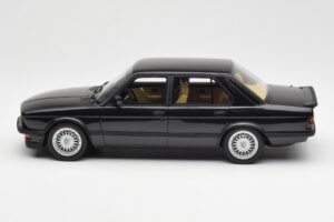 BMW M5 E28 Diamond Schwarz Otto 1:18 OT184 Resin – Bild 3 von 6