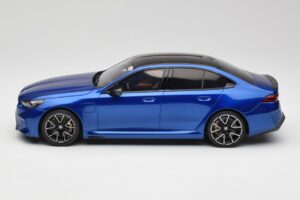 BMW M5 G90 Marina Bay Blue Metallic GT Spirit 1:18 GT507 Resin – Bild 3 von 6