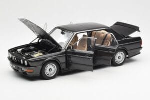 BMW M535i E28 Diamond Schwarz AUTOart 1:18 75162 Metall – Bild 2 von 8