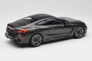 BMW M8 F92 Grey Metallic Minichamps 1:18 110029022 Metall – Bild 3 von 8